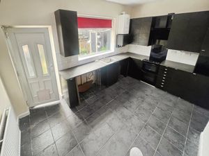 Kitchen Diner- click for photo gallery